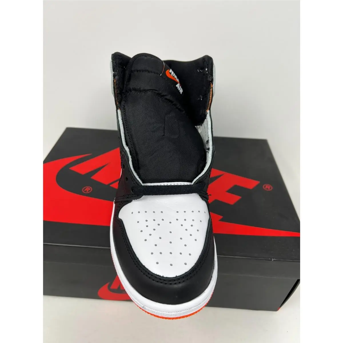 Nike shoes - Air Jordan 1 - Air - 575441-180 - Orange 1