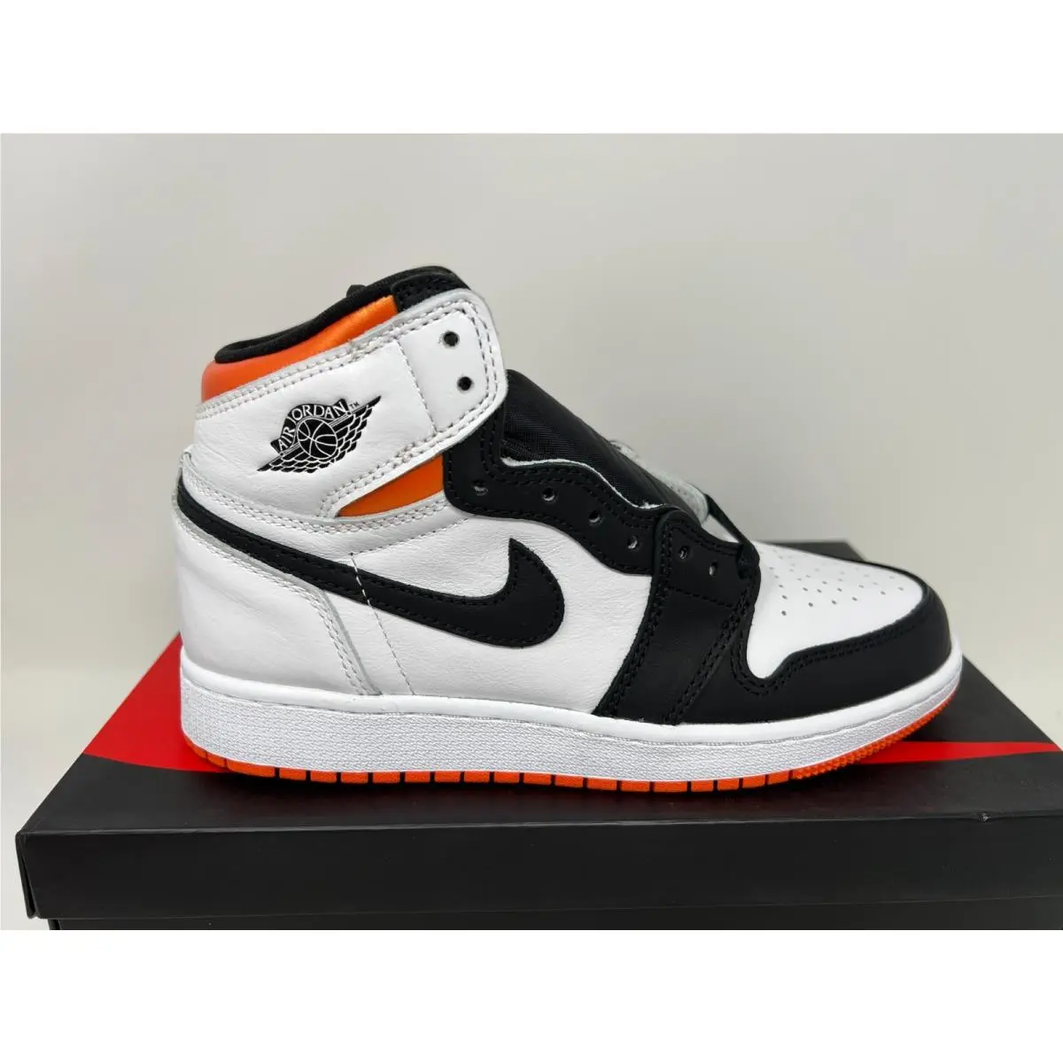 Nike shoes - Air Jordan 1 - Air - 575441-180 - Orange 0