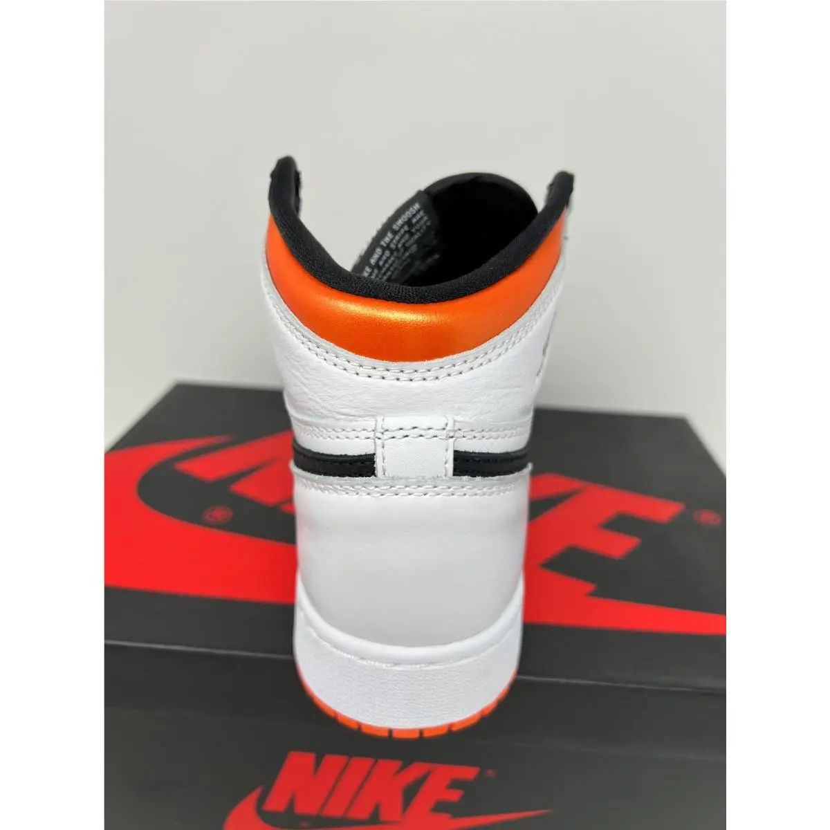 Nike shoes - Air Jordan 1 - Air - 575441-180 - Orange 3