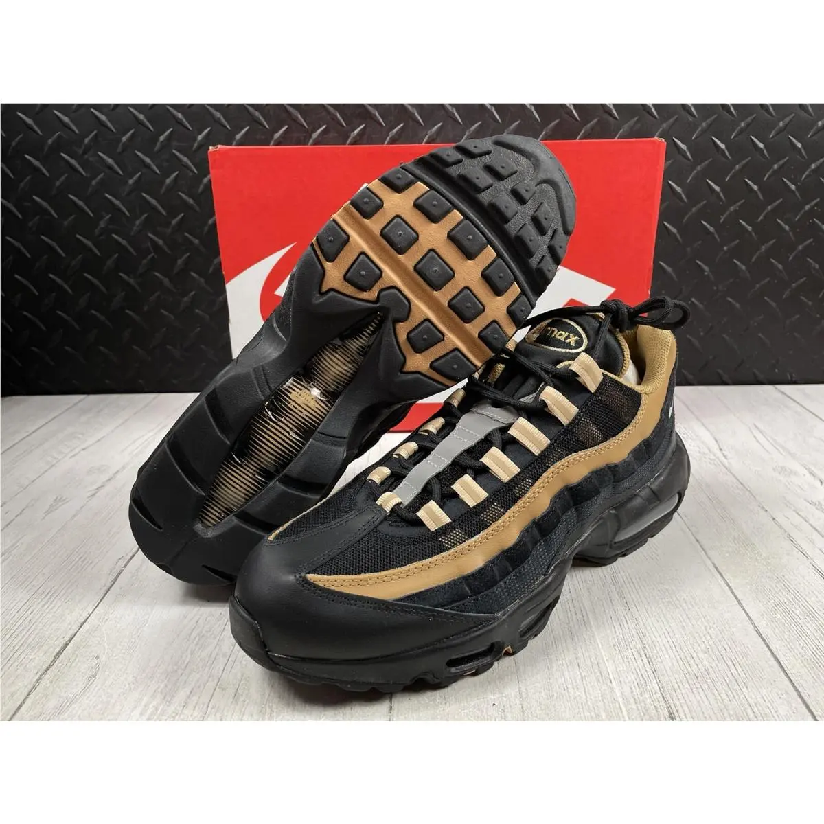 Nike shoes - Air Max 95 - Air Max - DM0011-004 - Black/Elemental Gold/Sesame/Summit White (UPC: 0196153731707) 4