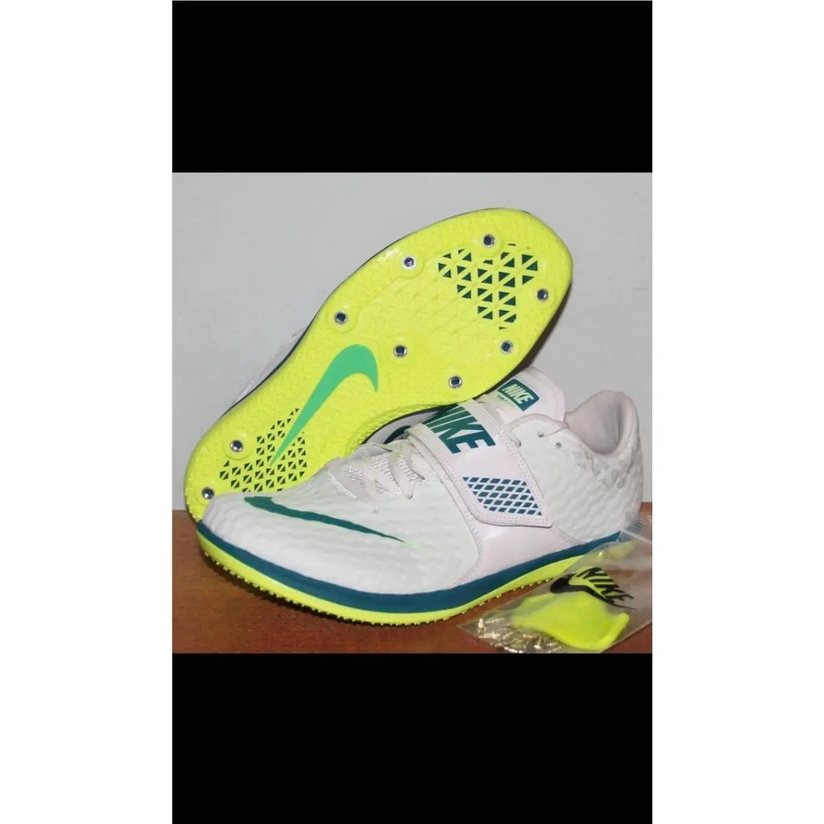 Nike shoes - Nike High Jump Elite - High Jump Elite - FZ9636-100 - Green 1