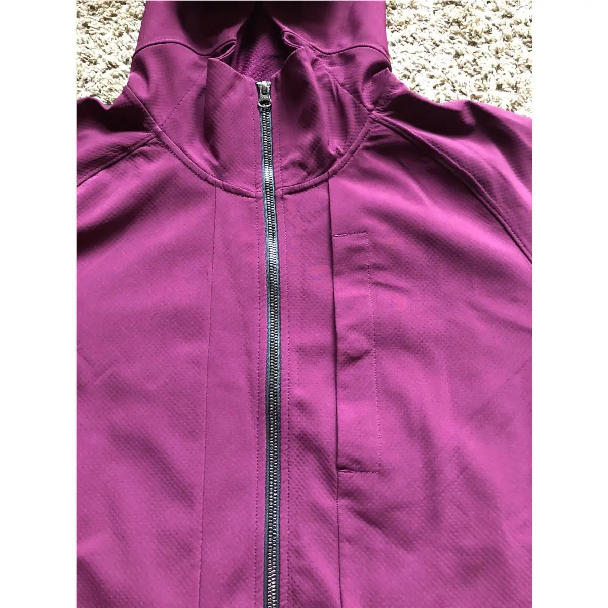 Nike clothing - Red (UPC: 675911341483) 3