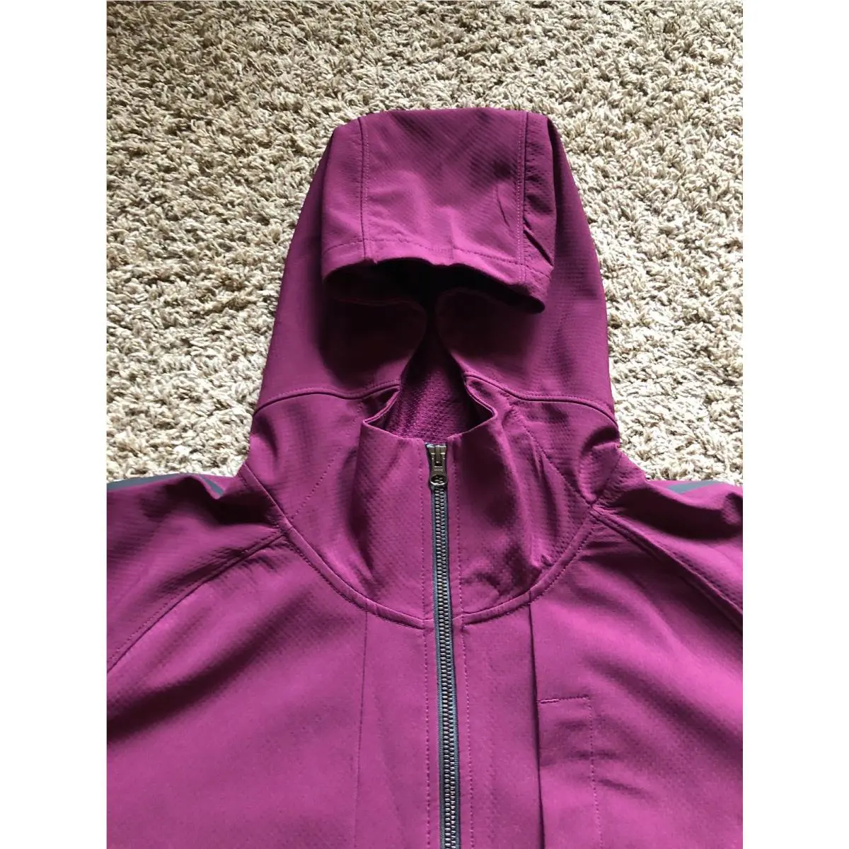 Nike clothing - Red (UPC: 675911341483) 4