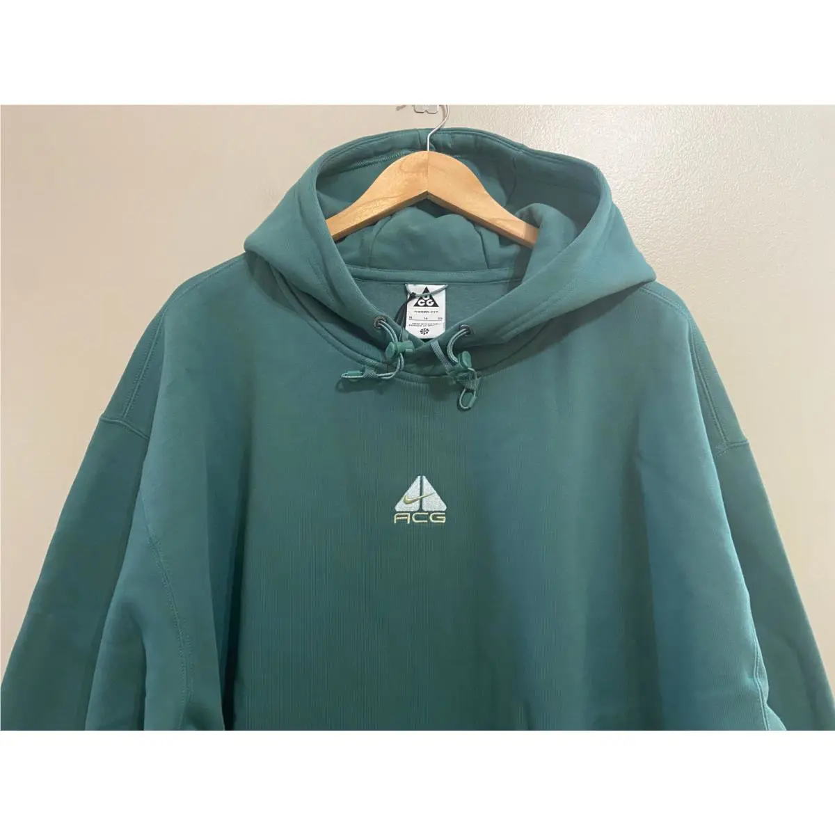 Nike clothing - Green 1