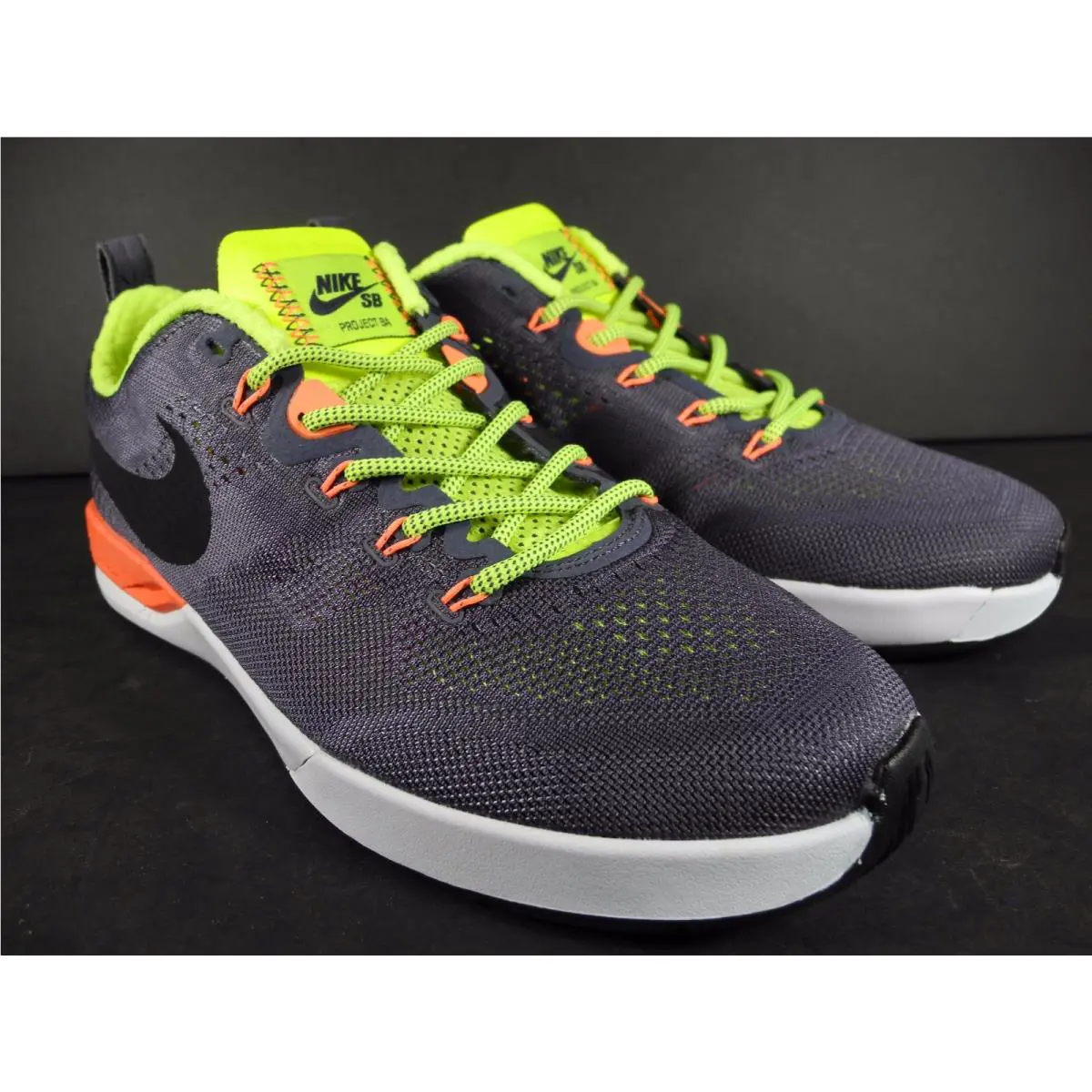 Nike shoes - Multi-Color (UPC: 666003249527) 1