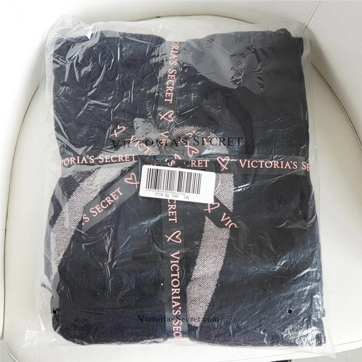 Victoria`s Secret Sherpa Blankets Wraps Beach Towels You Choose Pick Nip BLACK & GREY SCRIPT BLANKET by Victoria's Secret