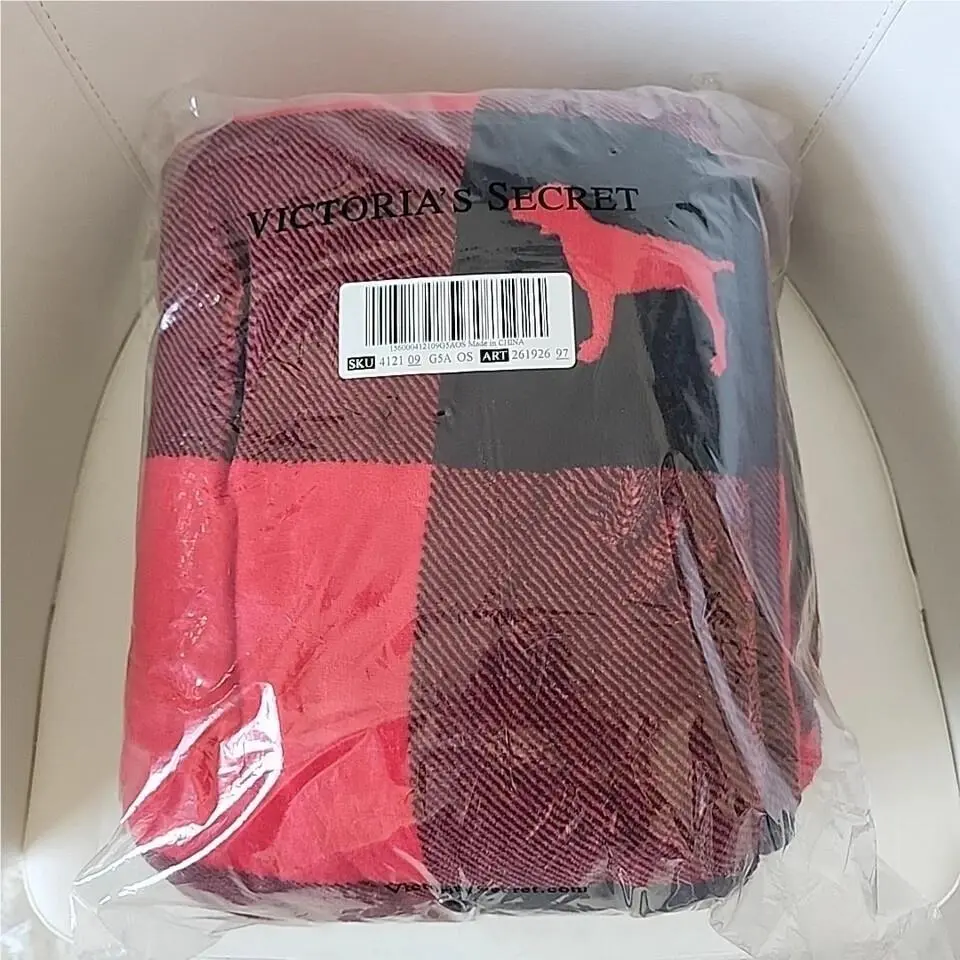 Victoria`s Secret Sherpa Blankets Wraps Beach Towels You Choose Pick Nip PLAID RED & BLACK DOG SHERPA BLANKET 50 ” X60 ” by Victoria's Secret