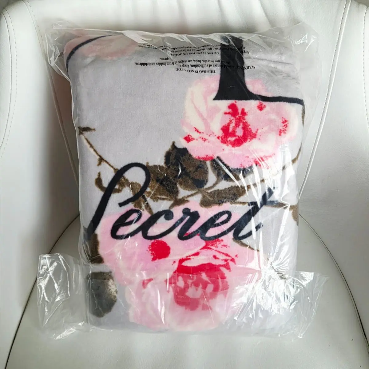 Victoria`s Secret Sherpa Blankets Wraps Beach Towels You Choose Pick Nip SHERPA ROSE FLOWERS BLANKET 50 ” X 60` by Victoria's Secret