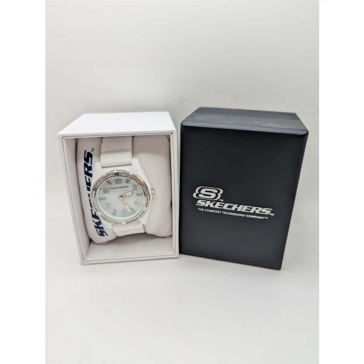 Skechers Womens Evalyn SR6288 White Round Analog Silicone Band Wristwatch