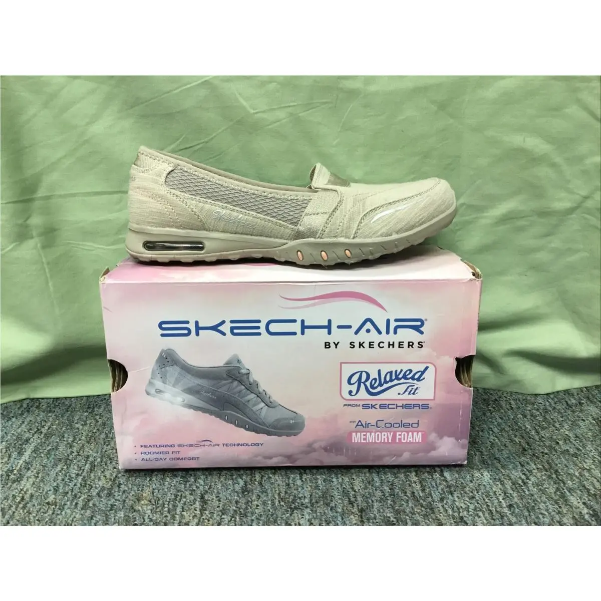 Womens Skechers Easy Air Gold Mine 22985 Taupe Slip-on Shoes Size 5