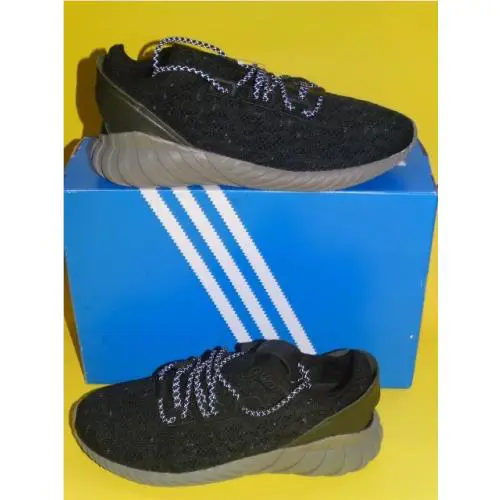 Adidas shoes - adidas NMD R1 - NMD - Black 0