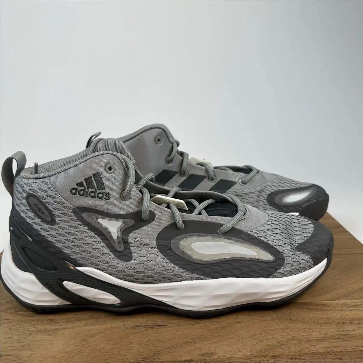 Mens Adidas Exhibit A Mid Gray Basketball Shoes Sneakers Size 11.5 M