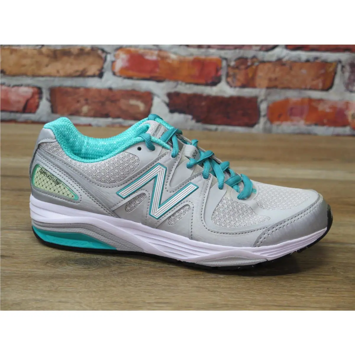 New Balance shoes - Silver 6