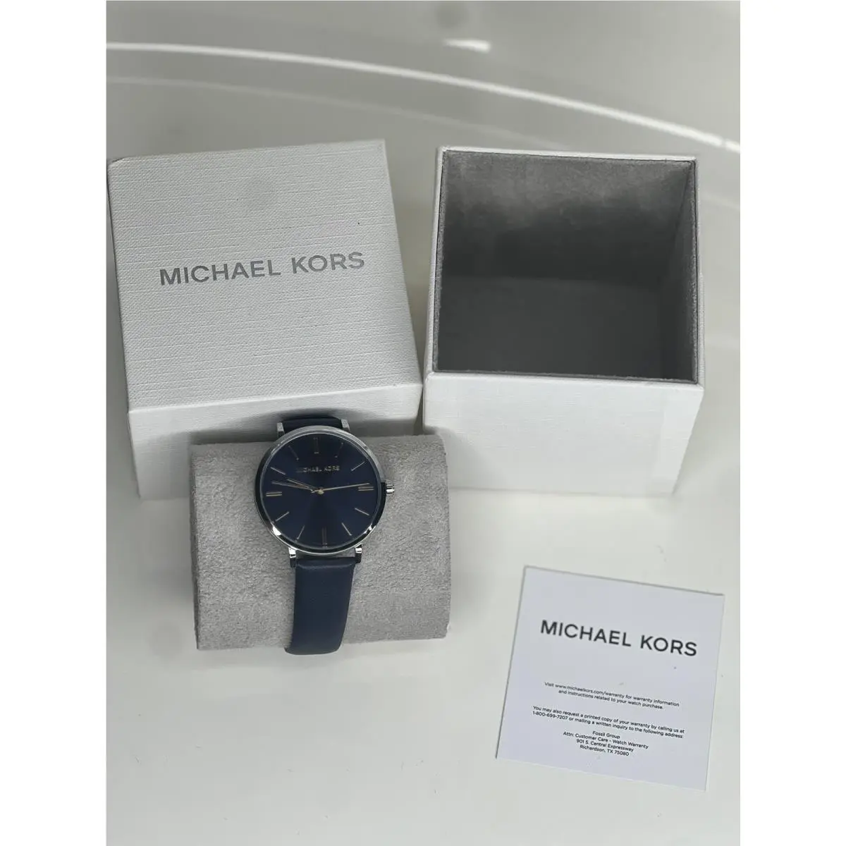 Michael Kors Women’s Analog Watch Addyson Leather Strap MK2968