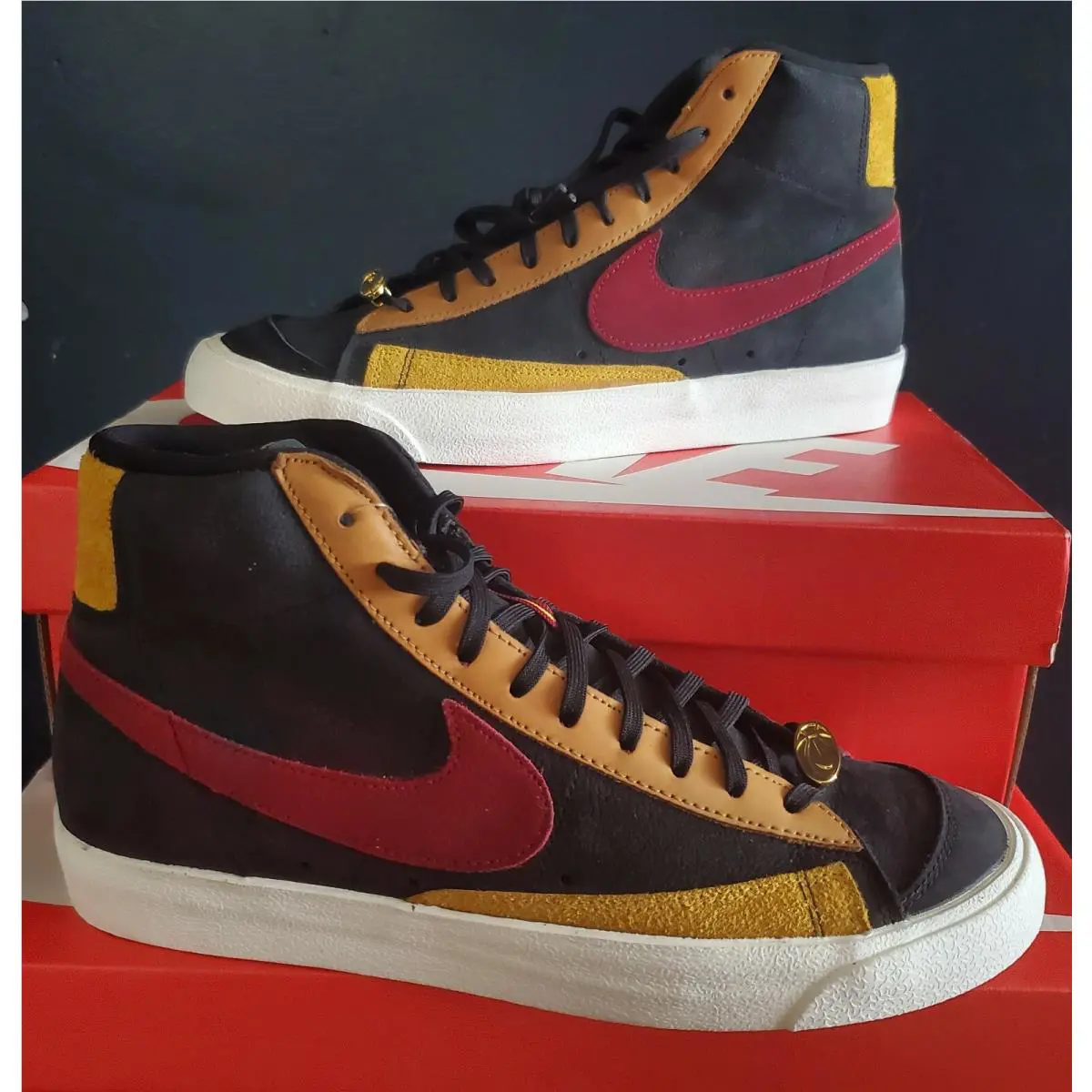 Nike shoes - Air Jordan 1 Mid - Air Mid - CU6442 001 - Black Team Red University Gold 3