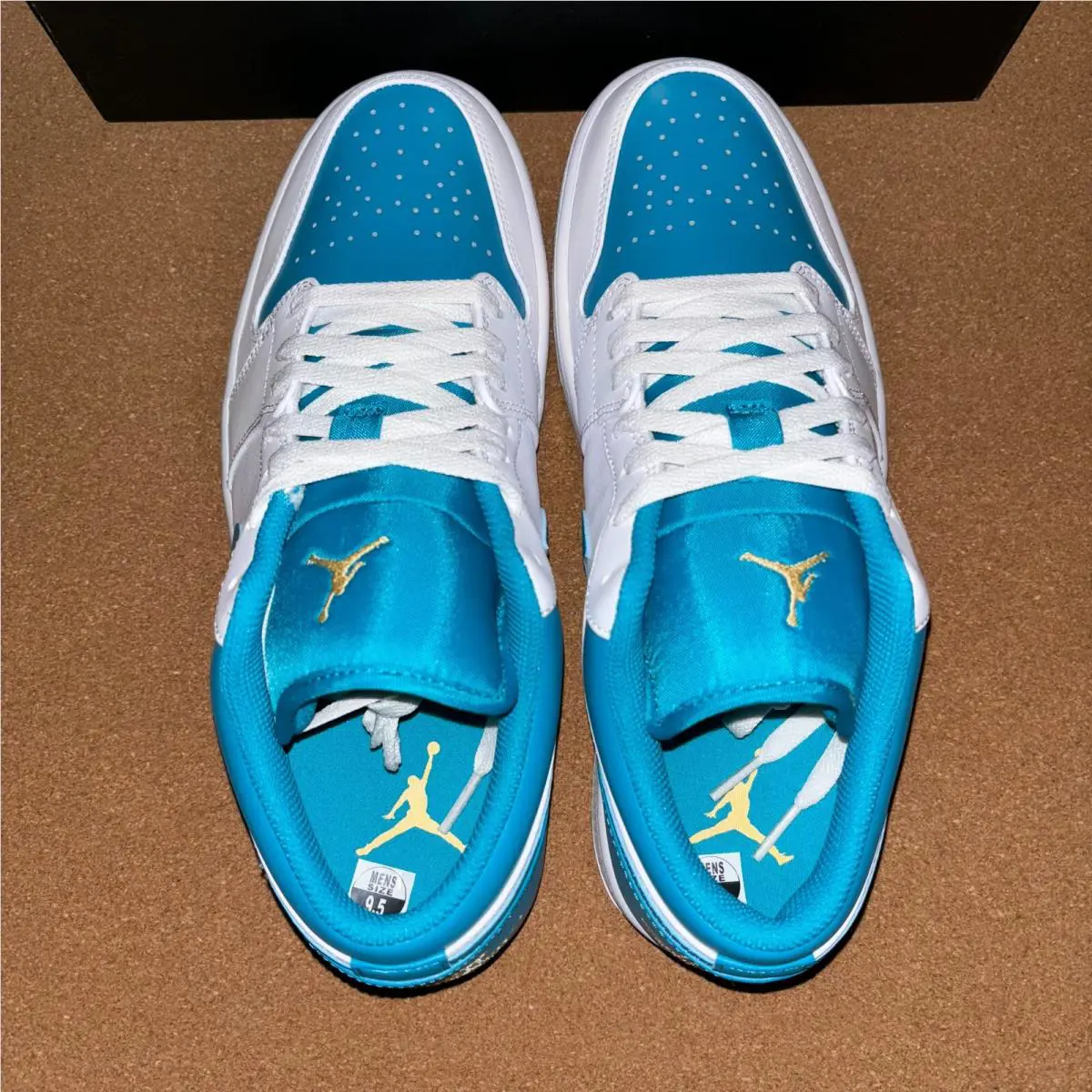 Nike shoes - Air Jordan 1 - Air - Blue 2