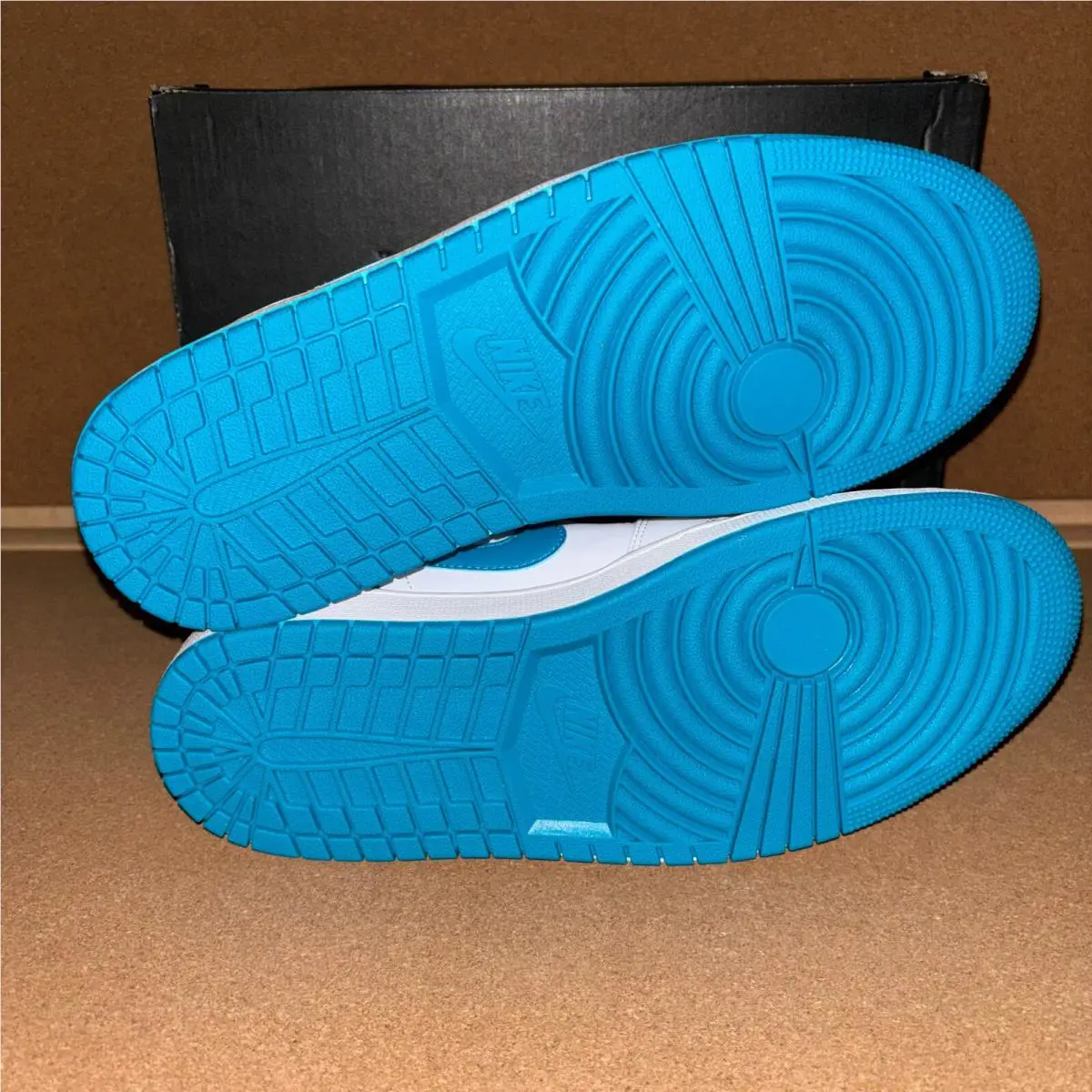 Nike shoes - Air Jordan 1 - Air - Blue 4