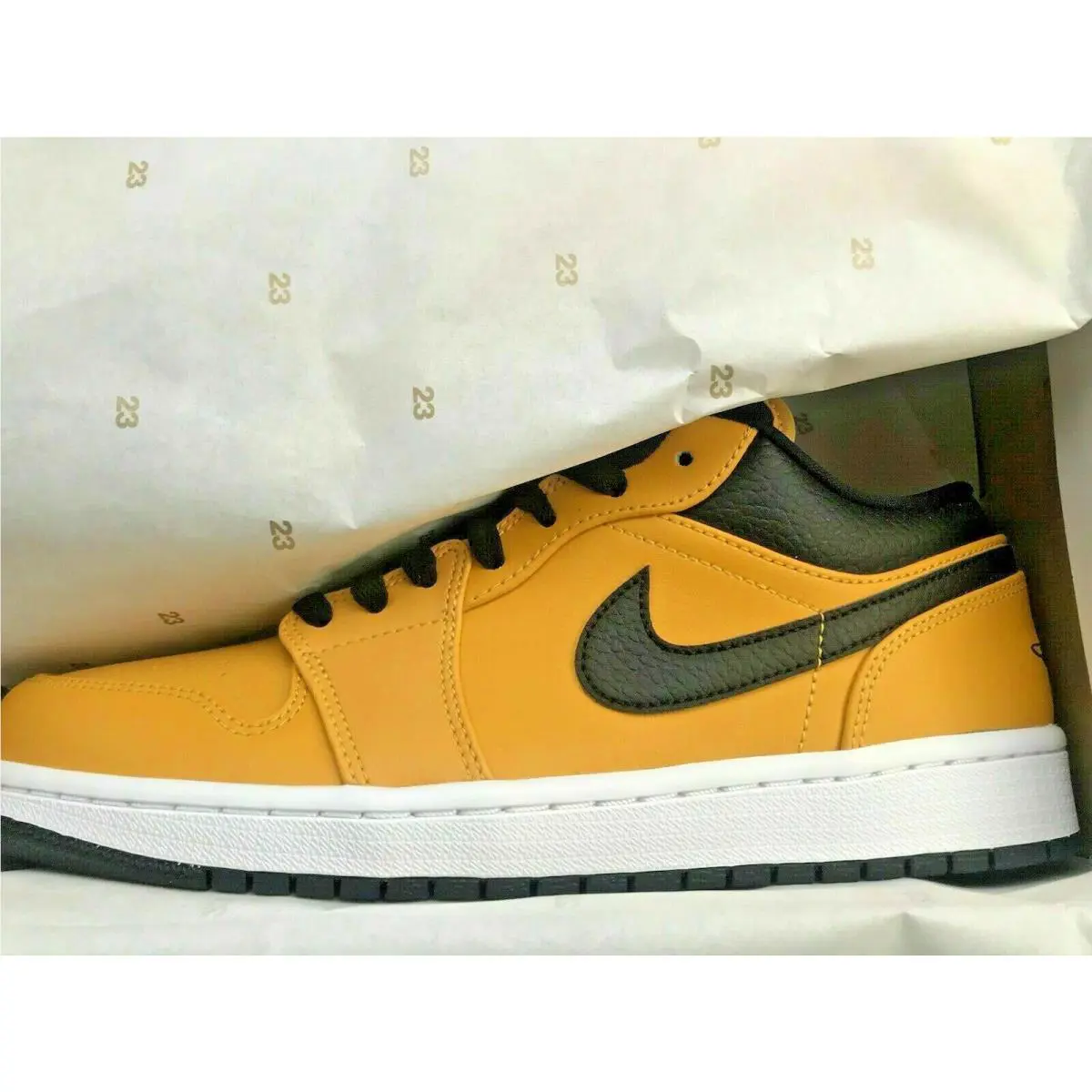 Nike shoes - Jordan 1 - 553558 700 - University Gold 4