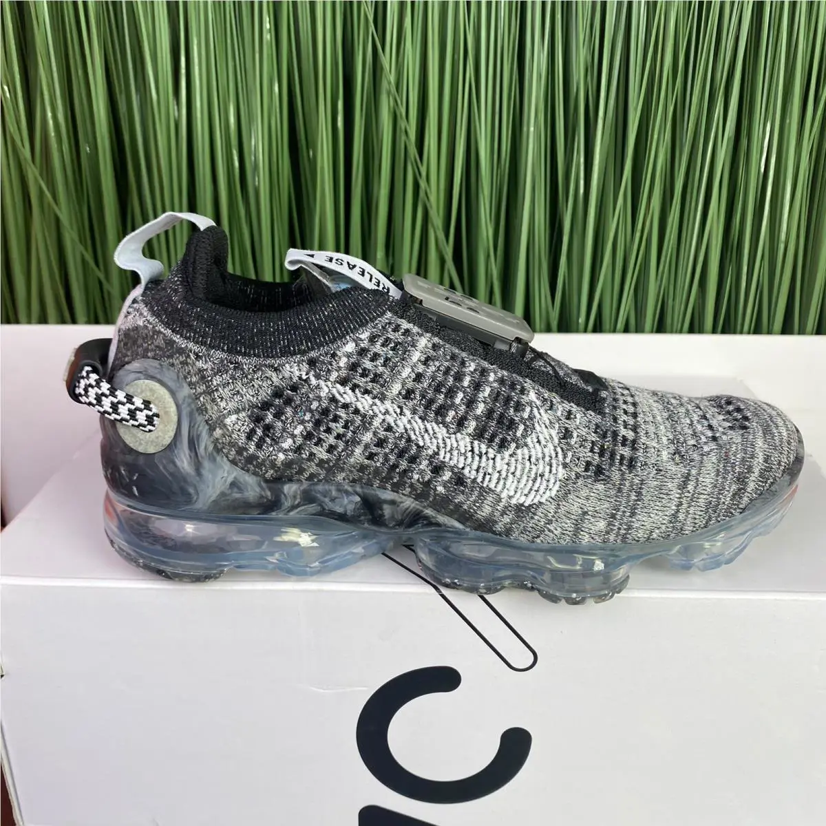 Nike shoes  - Black 2