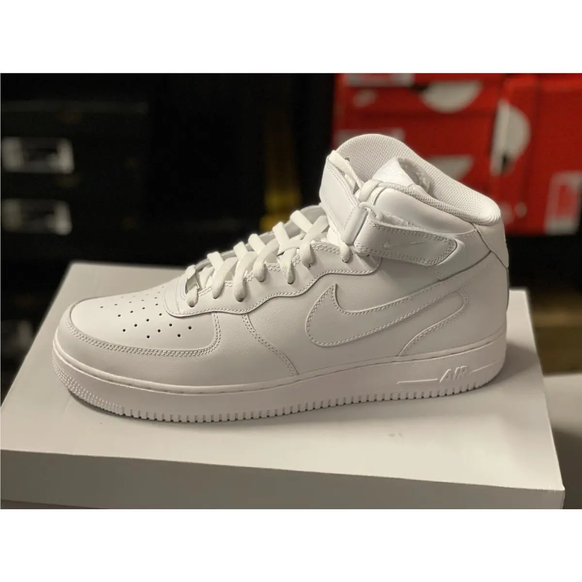 Nike shoes - See Item Description 0