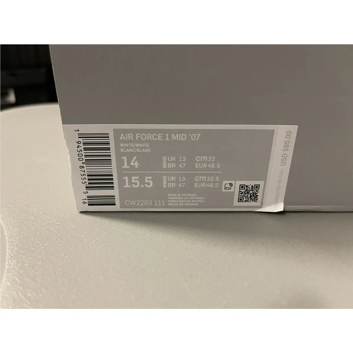 Nike shoes - See Item Description 4
