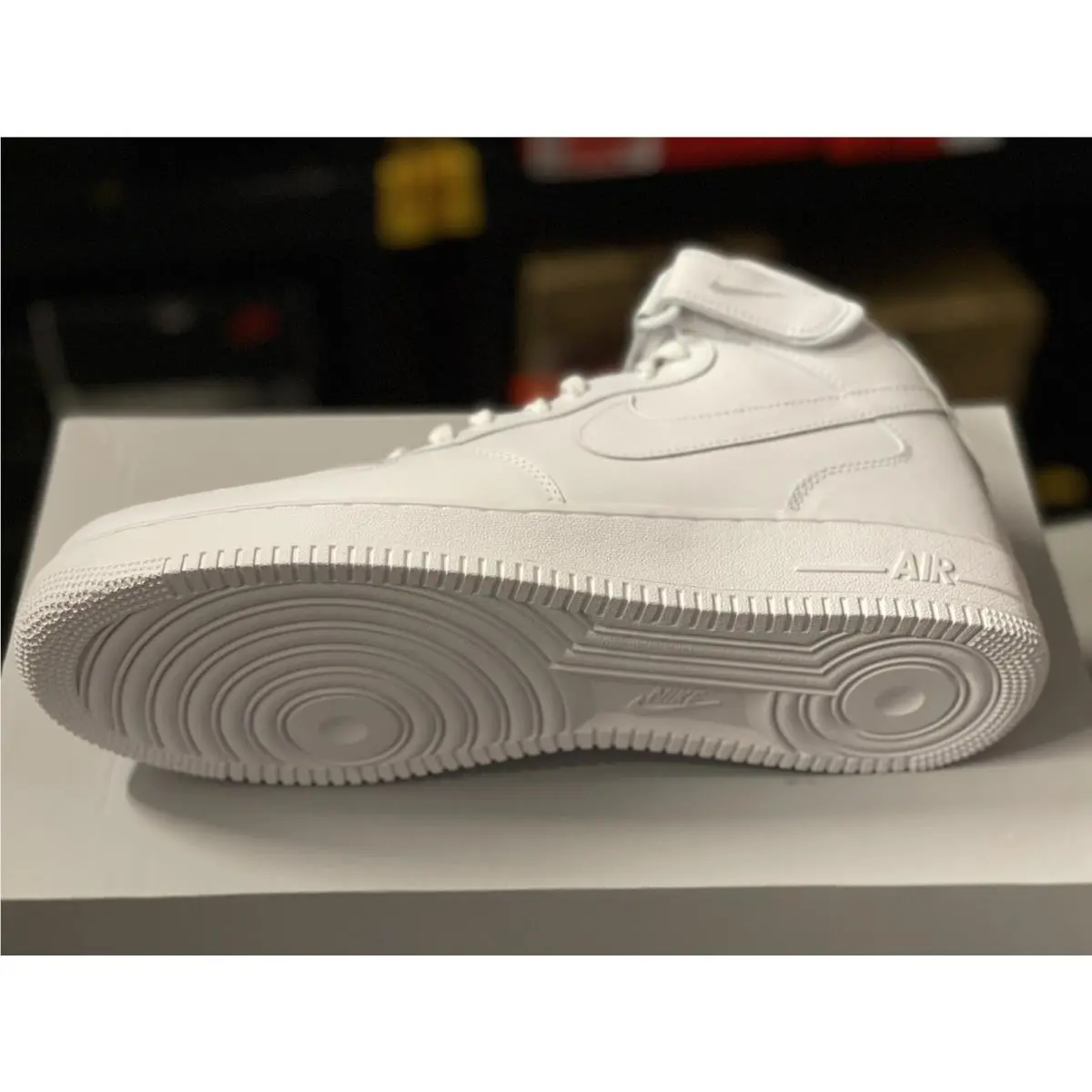 Nike shoes - See Item Description 8