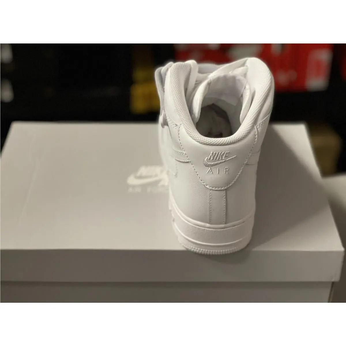 Nike shoes - See Item Description 9