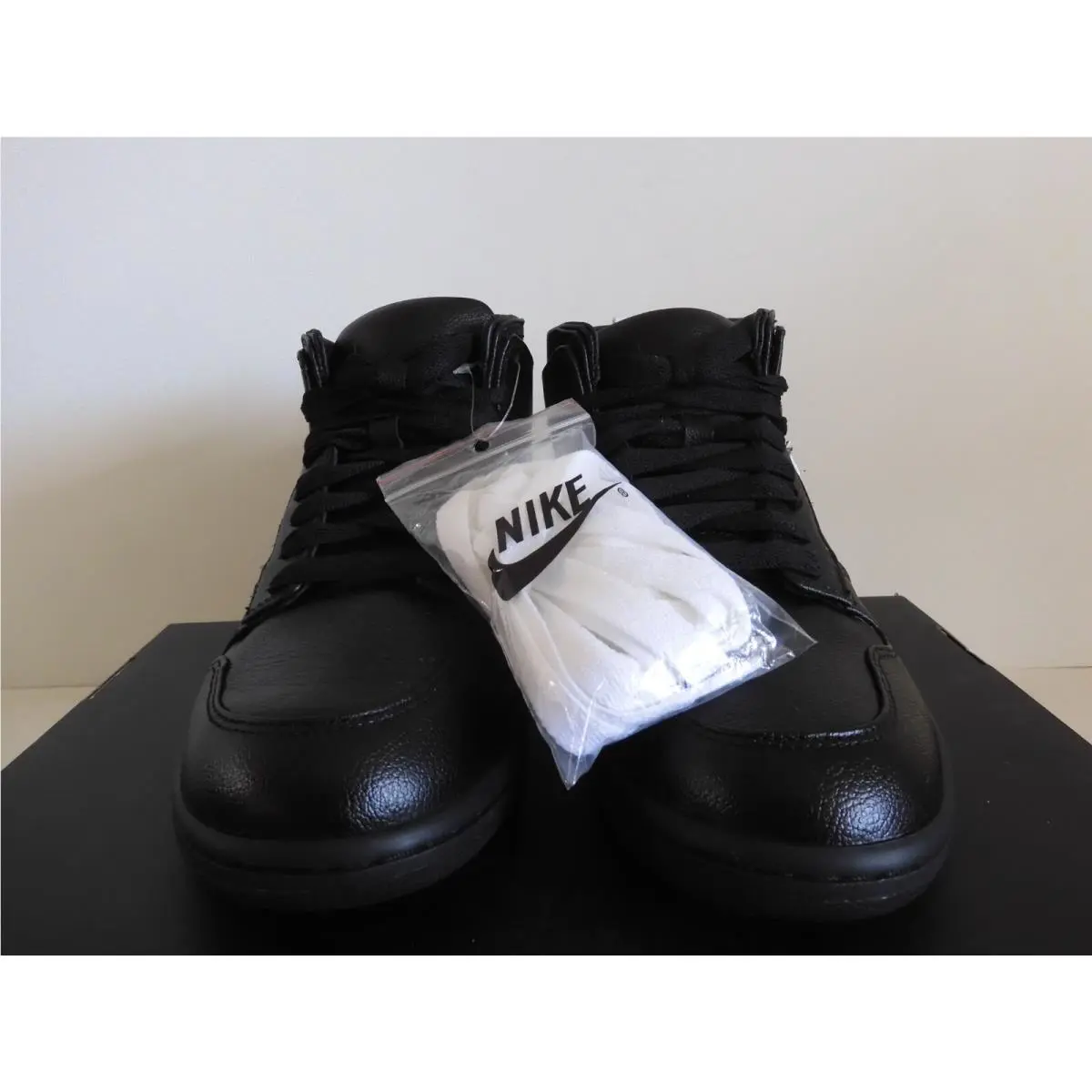 Nike shoes - Nike Dunk Lux - Dunk Lux - 910088-001 - Black (UPC: 887232602215) 1