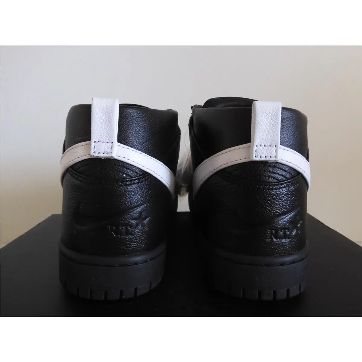 Nike shoes - Nike Dunk Lux - Dunk Lux - 910088-001 - Black (UPC: 887232602215) 2