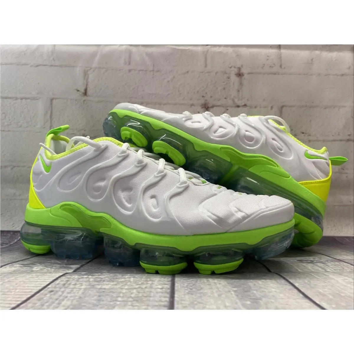Nike Air Vapormax Plus Tennis Ball Green White Shoes DJ5975-100 Men’s Size 10