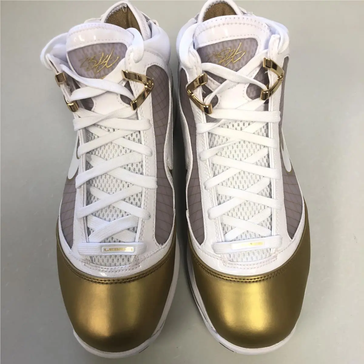 Nike shoes - Lebron VIII - Lebron VIII - CU5646-100 - White/Metallic Gold (UPC: 193657921283) 1