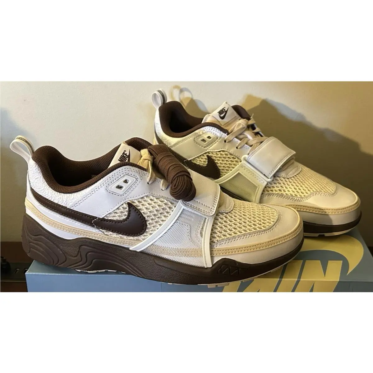 Nike shoes - TRAVIS SCOTT - TRAVIS SCOTT - HQ3073-100 - Brown 1
