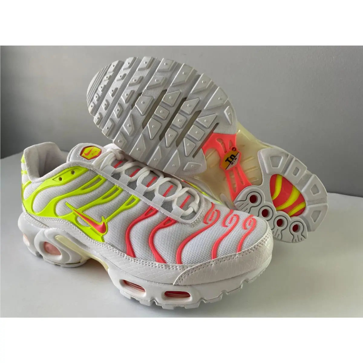 Nike shoes - Nike Air Max Plus SE - 862201-102 - White 3