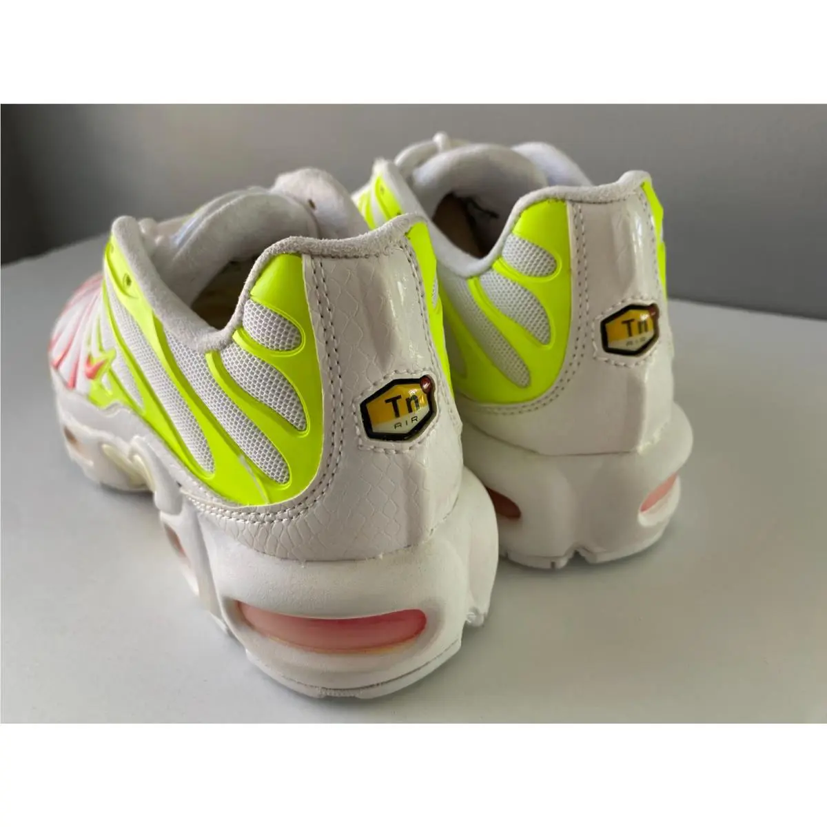 Nike shoes - Nike Air Max Plus SE - 862201-102 - White 1