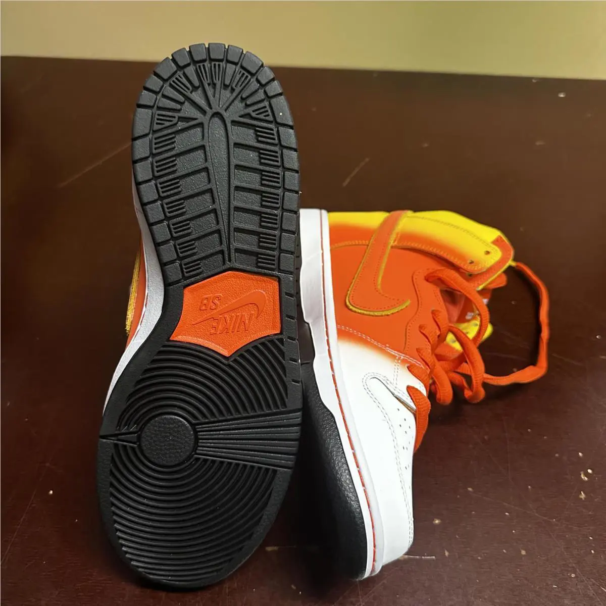 Nike shoes - Orange 4