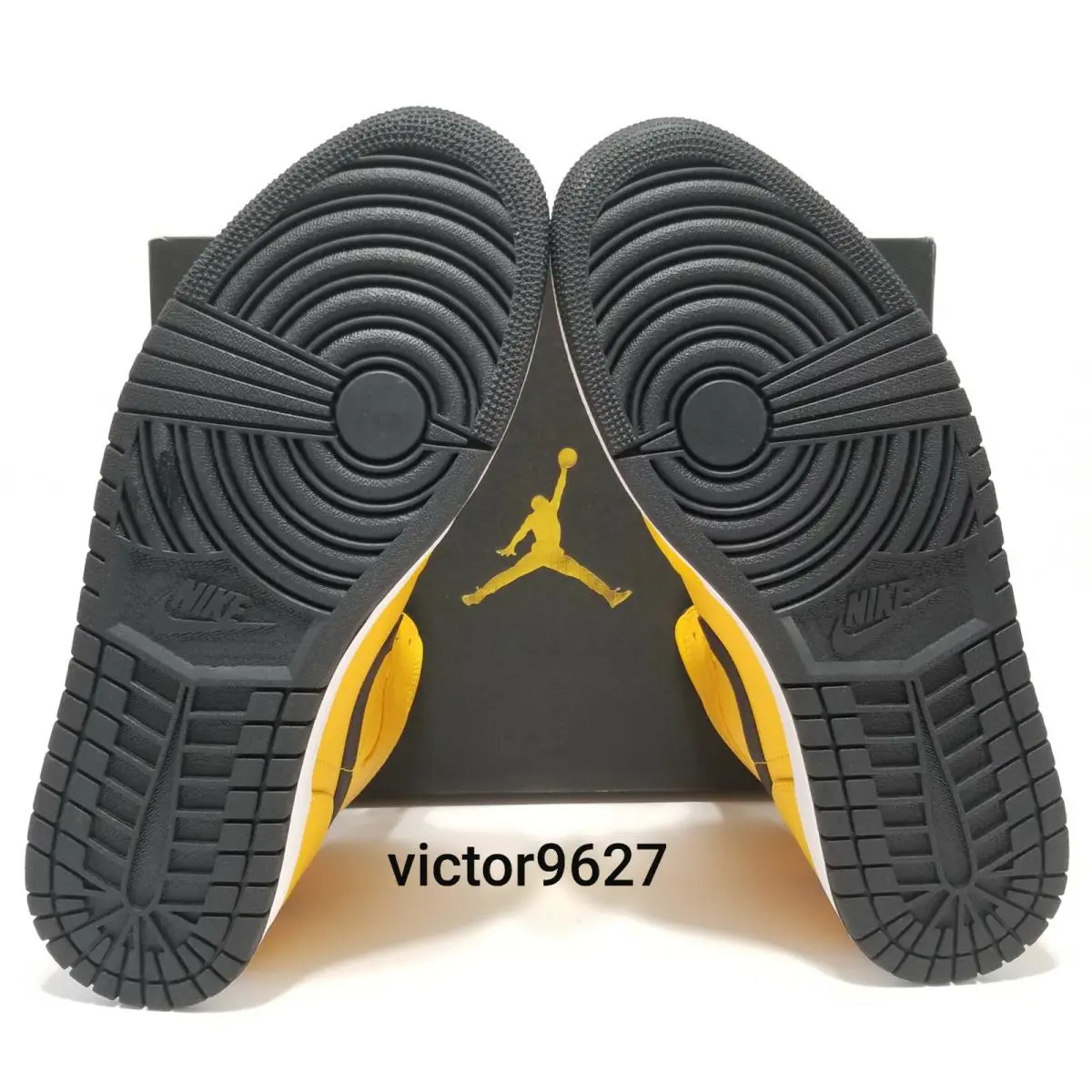 Nike shoes - Nike Air Jordan 1 Retro Mid University Gold - 554724 700 - Gold 8