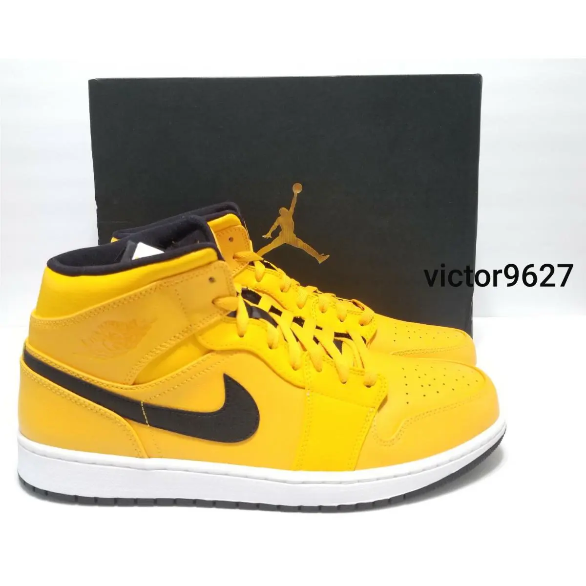 Nike shoes - Nike Air Jordan 1 Retro Mid University Gold - 554724 700 - Gold 2