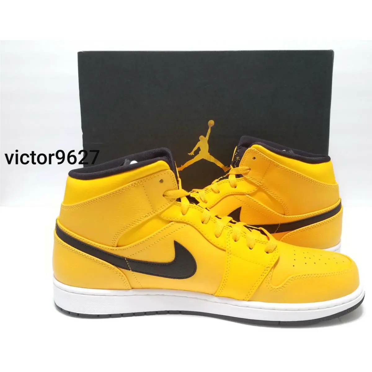 Nike shoes - Nike Air Jordan 1 Retro Mid University Gold - 554724 700 - Gold 4