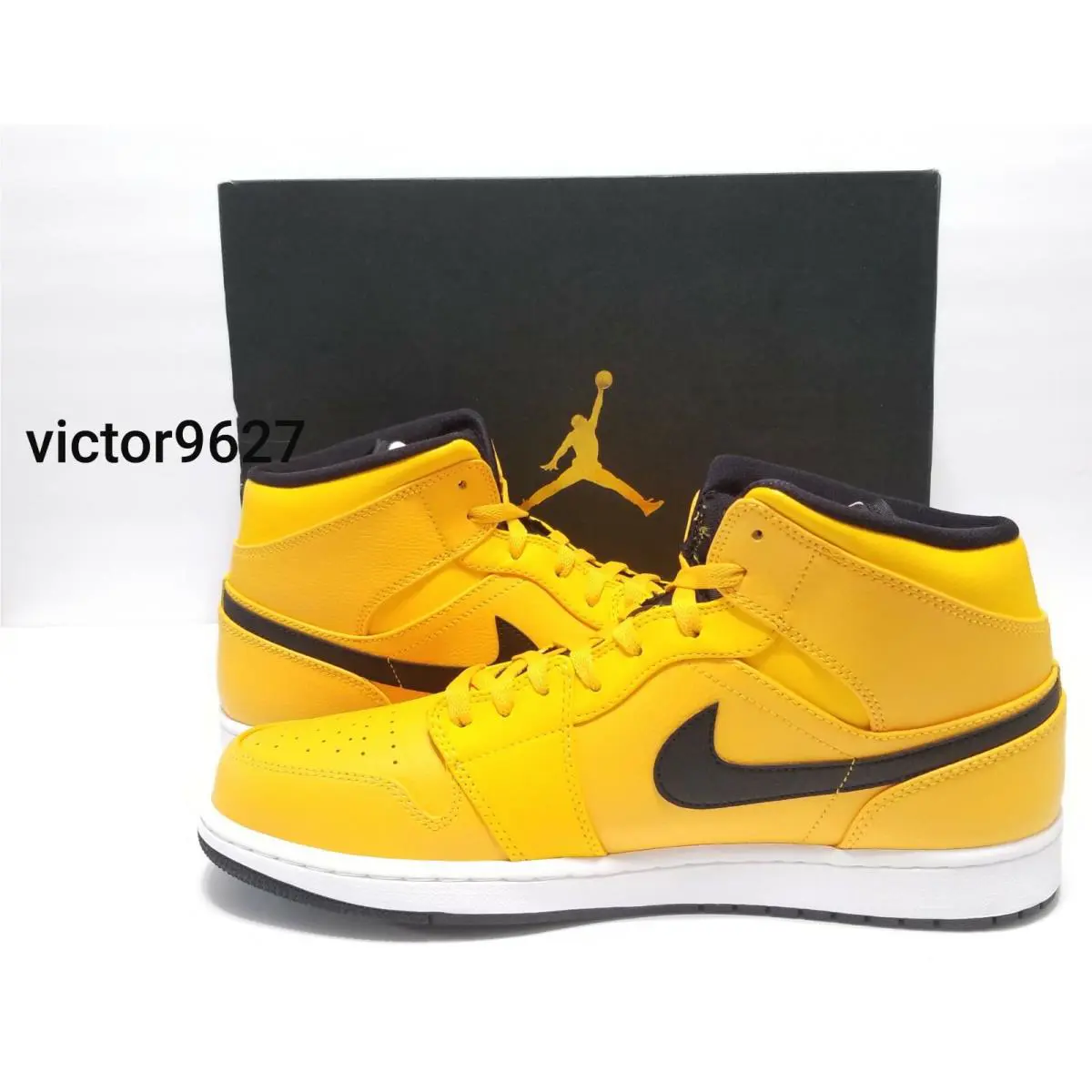 Nike shoes - Nike Air Jordan 1 Retro Mid University Gold - 554724 700 - Gold 5
