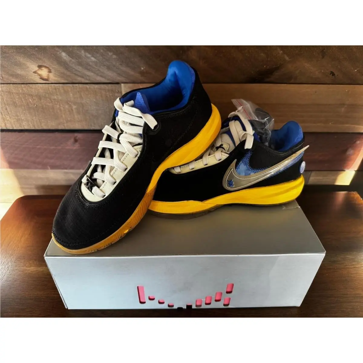 Lebron XX Uninterrupted Black Yellow Shoes FN0941-001 Mens 5.5 Womens 7 by Nike