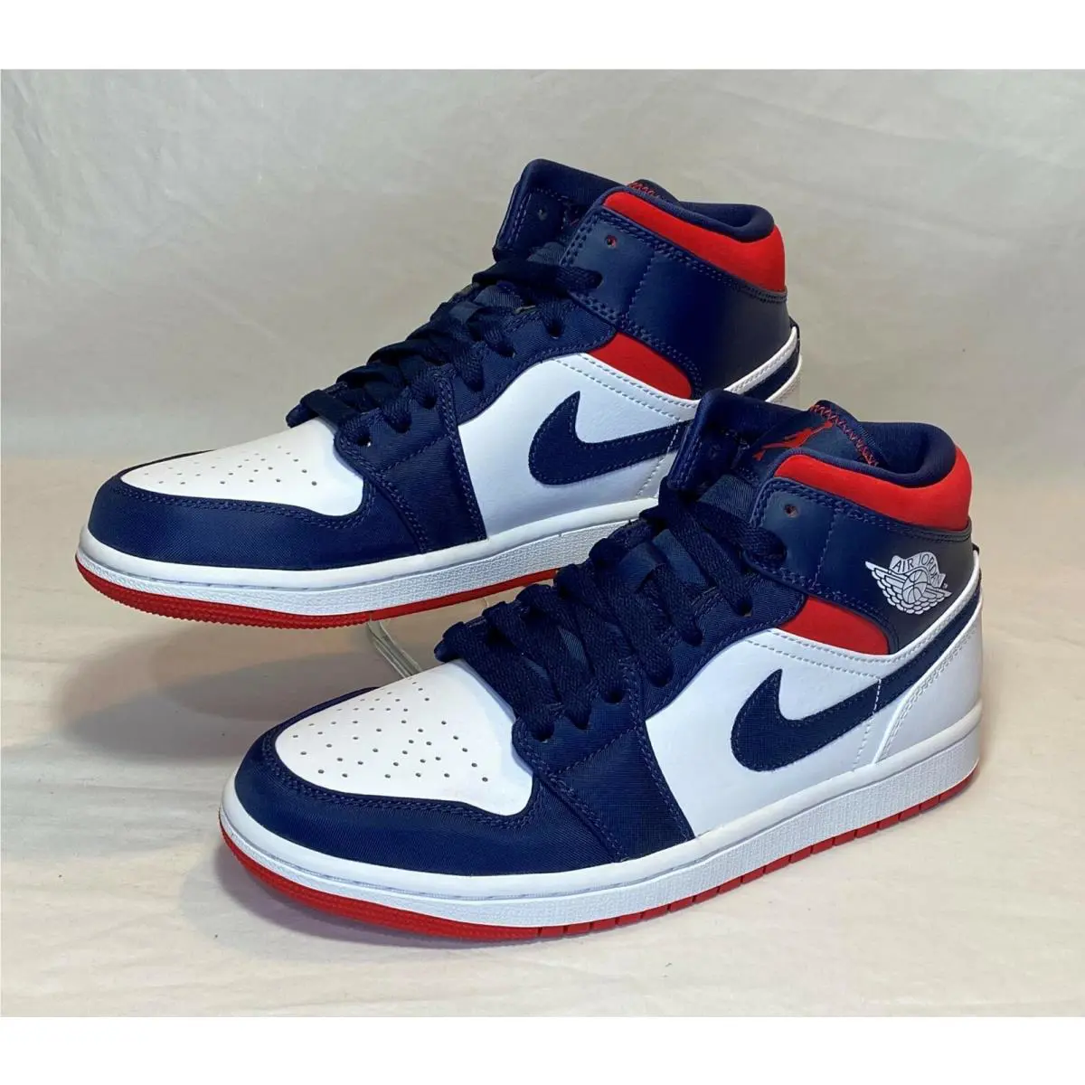 Nike shoes - Air Jordan 1 Mid SE - 852542-104 - White 2