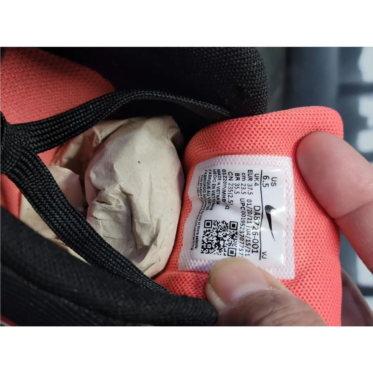 Nike shoes - Black (UPC: 195237077571) 2