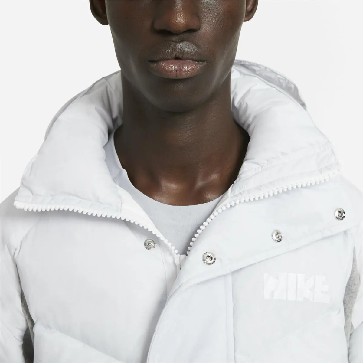 Nike clothing - White (UPC: 193654797416) 1
