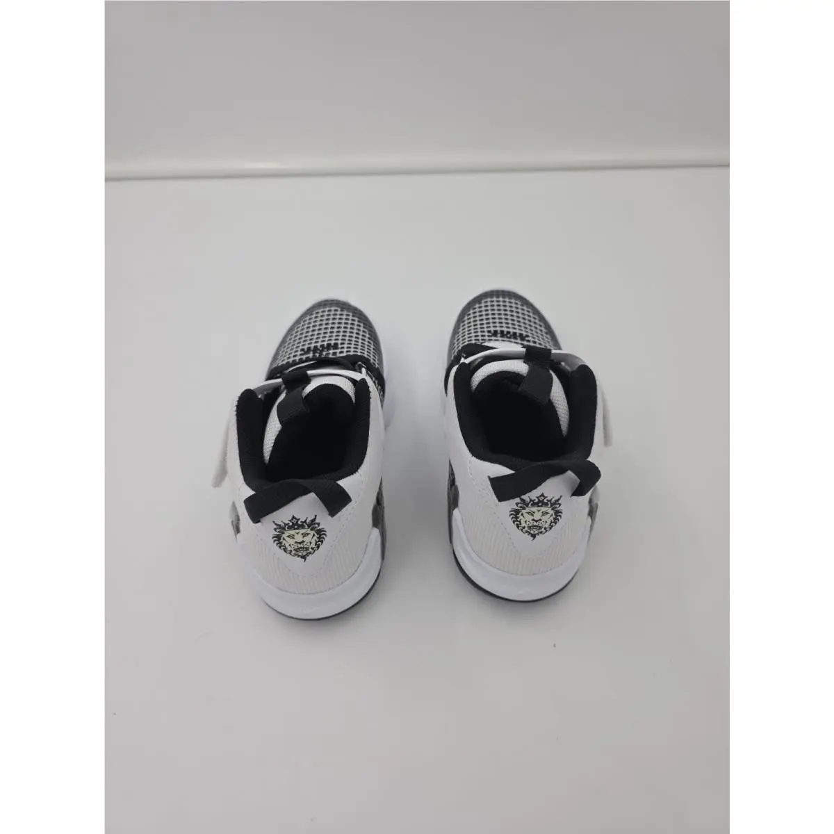 Nike shoes - Nike LeBron Witness - LeBron Witness - White Black (UPC: 196152325150) 0