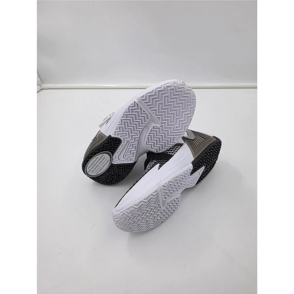 Nike shoes - Nike LeBron Witness - LeBron Witness - White Black (UPC: 196152325150) 3