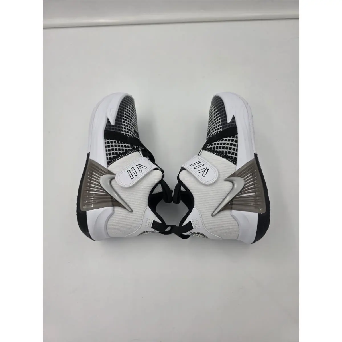 Nike shoes - Nike LeBron Witness - LeBron Witness - White Black (UPC: 196152325150) 2