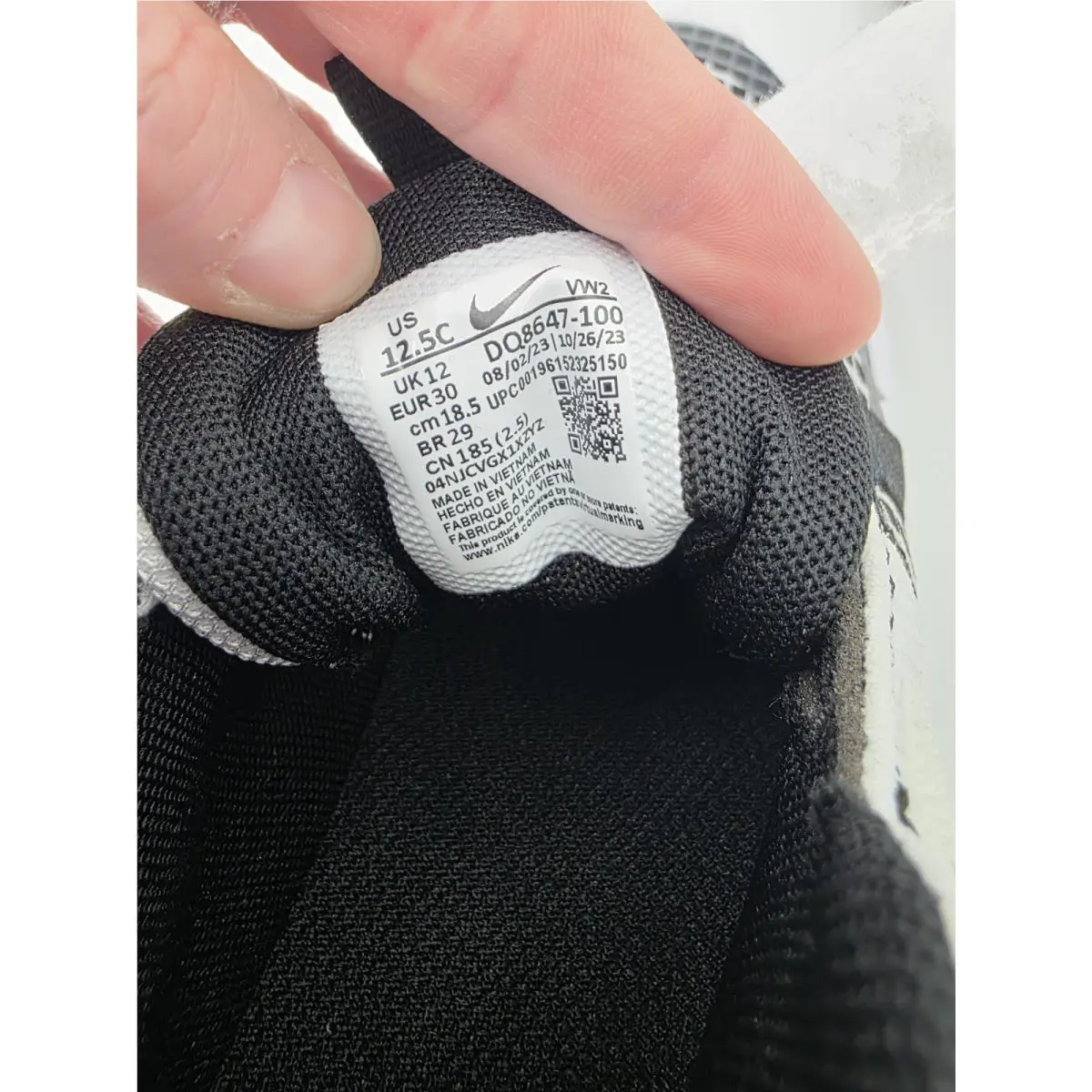 Nike shoes - Nike LeBron Witness - LeBron Witness - White Black (UPC: 196152325150) 4