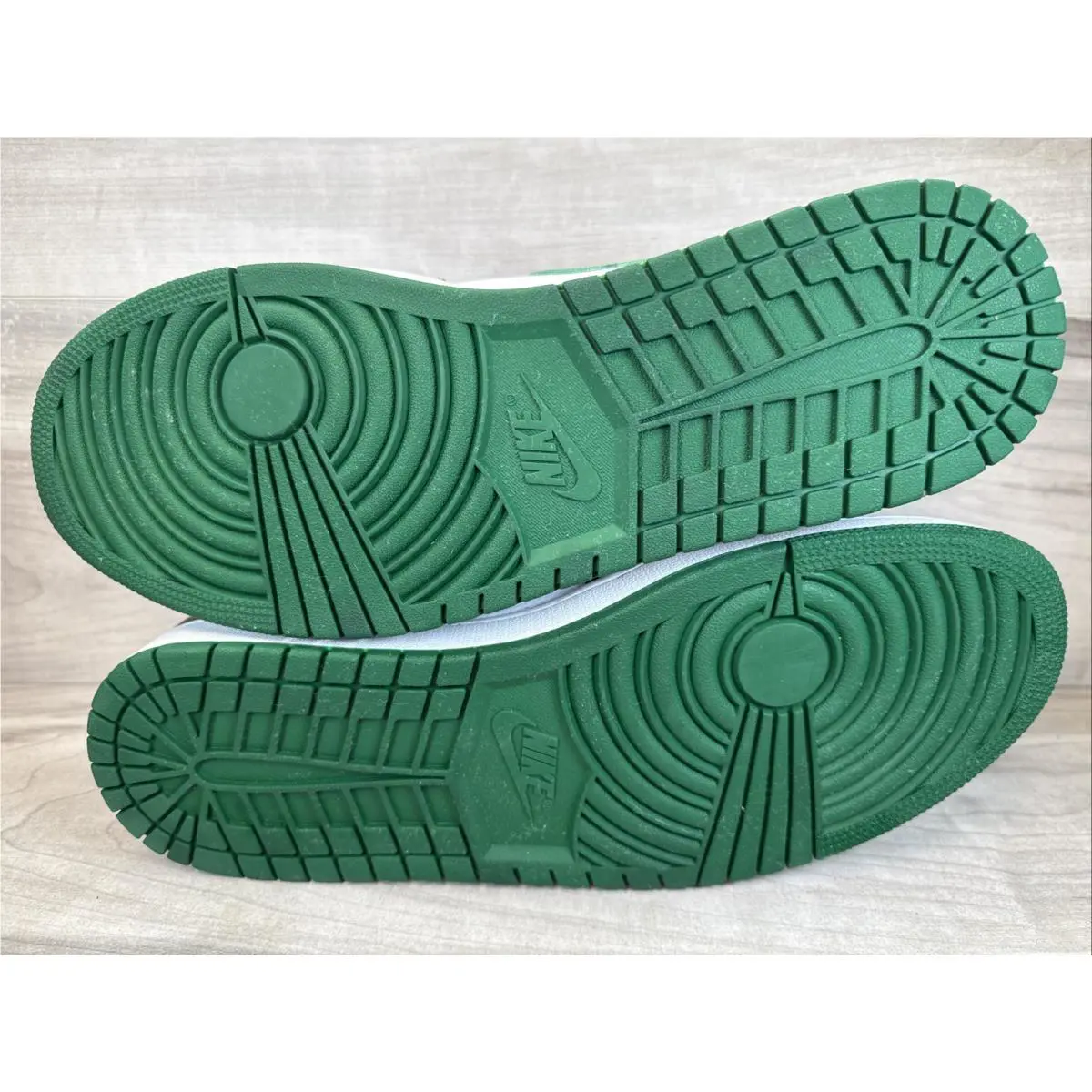 Nike shoes - Air Jordan 1 - Air - 554724-067 - Green (UPC: 0193654037871) 13