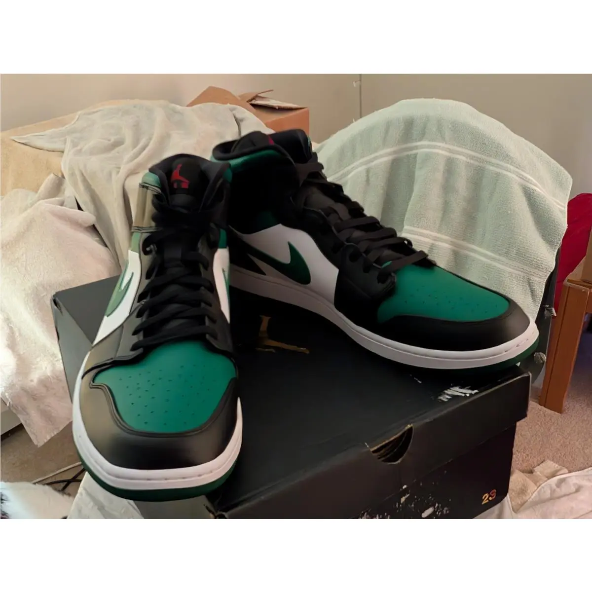 Nike shoes - Air Jordan 1 - Air - 554724-067 - Green (UPC: 0193654037925) 15
