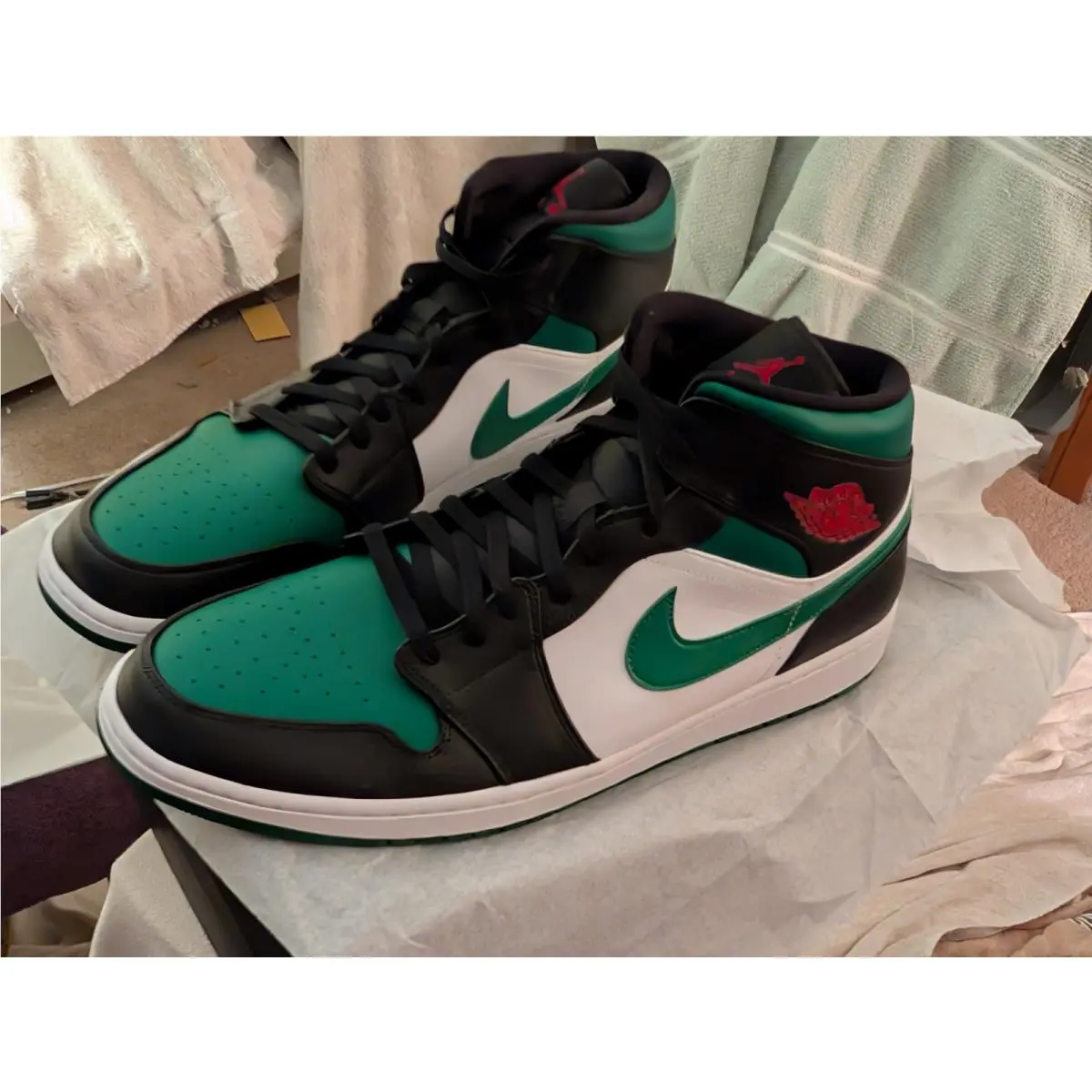 Nike shoes - Air Jordan 1 - Air - 554724-067 - Green (UPC: 0193654037925) 4